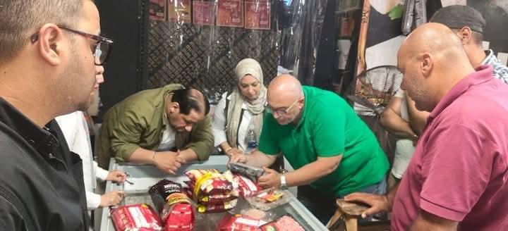 أبو ليمون لا راحة في العمل من أجل المواطنين مصادرة ربع طن لحوم فاسدة ببورفؤاد وحملات مكثفة لفرض الانضباط بأحياء بورسعيد