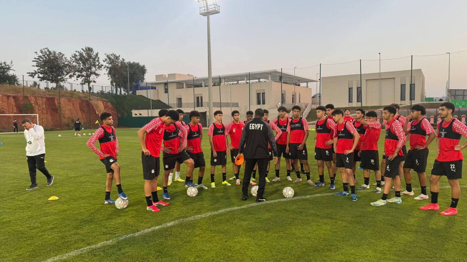 منتخب الناشئين يواصل تدريباته استعدادا لمواجهة المغرب في كأس الأمم الأفريقية