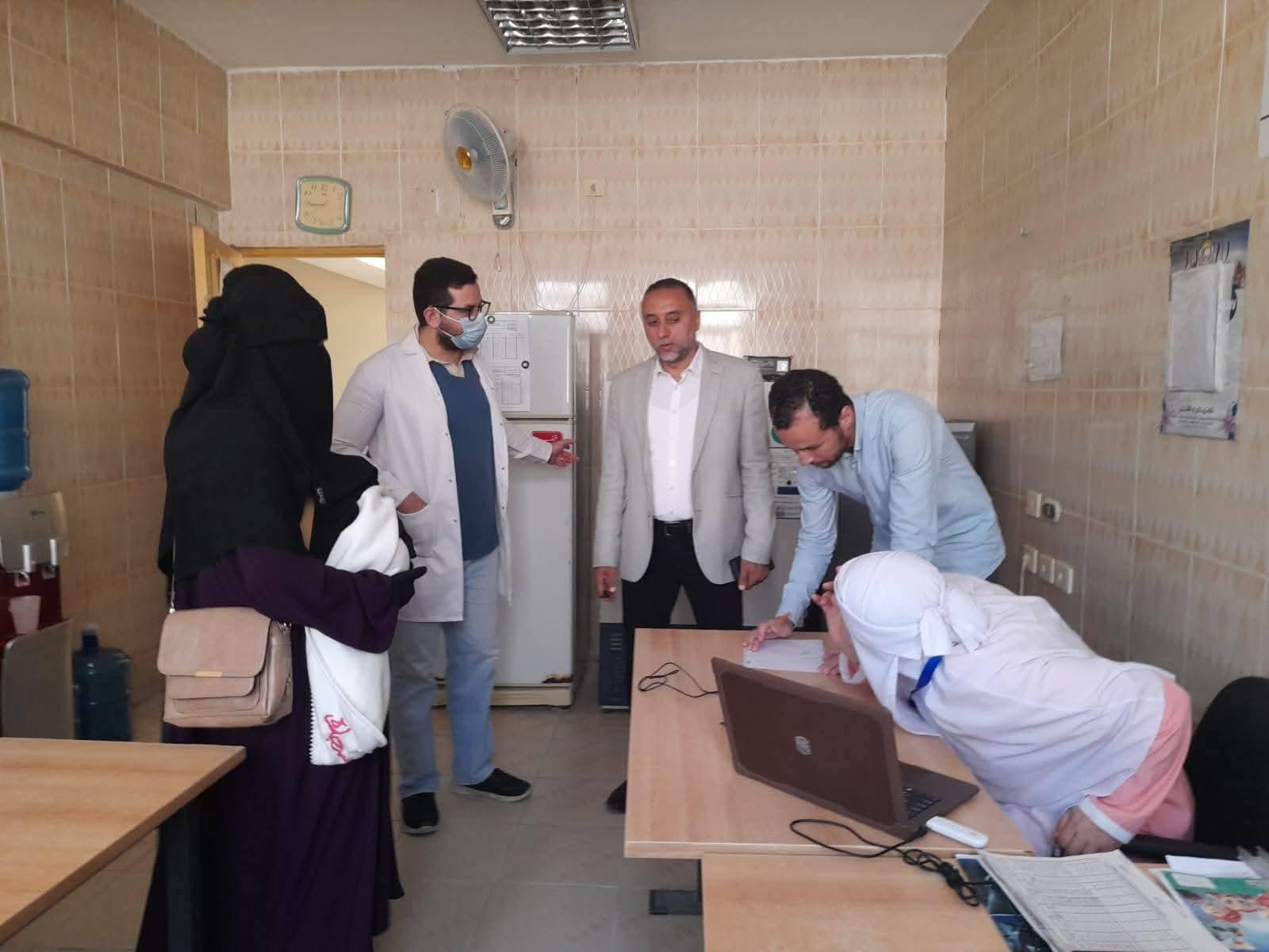 “وكيل صحة سيناء” يفاجئ مركز «الصفا» بالعريش لمتابعة انتظام الخدمات وتحقيق رضا المنتفعين