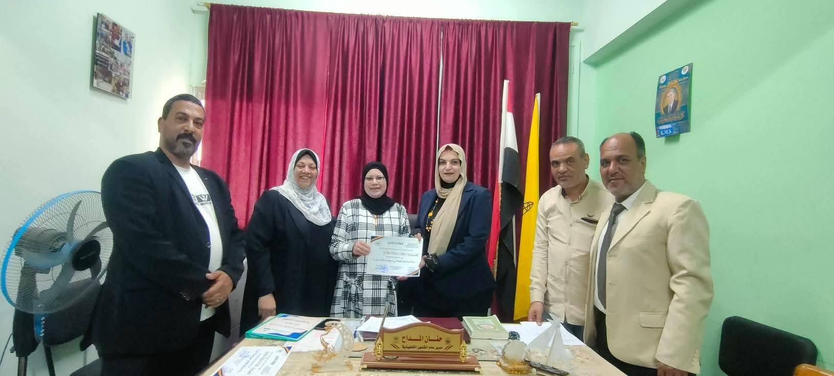 مدير عام الشؤن التنفيذيه الأستاذة/ حنان المداح تكرّم الحاصلين على مراكز أولى جمهوري في مسابقات التربية المسرحية والإلقاء الشعري
