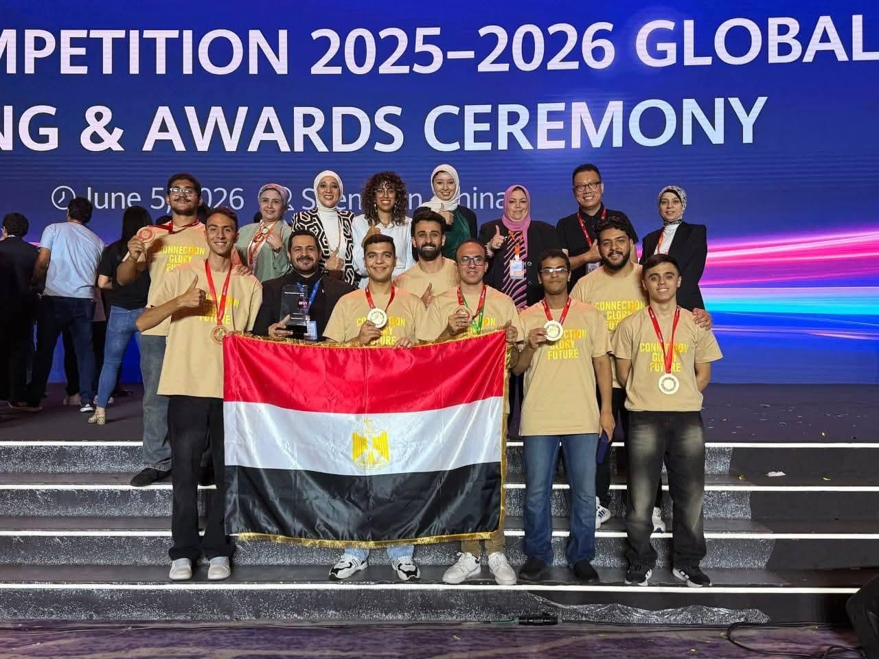 إنجاز عالمي جديد.. طالب بهندسة المنصورة يفوز بأعلى جوائز مسابقة Huawei ICT بالصين