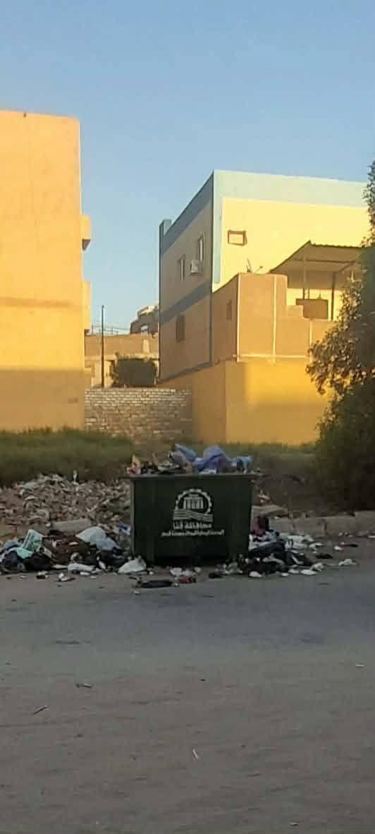 استغاثه عاجله من أهالي منطقه مدرسه الثانويه العسكريه بنين بقوص الي رئيس مدينه قوص بسبب التراكم المستمر للقمامه