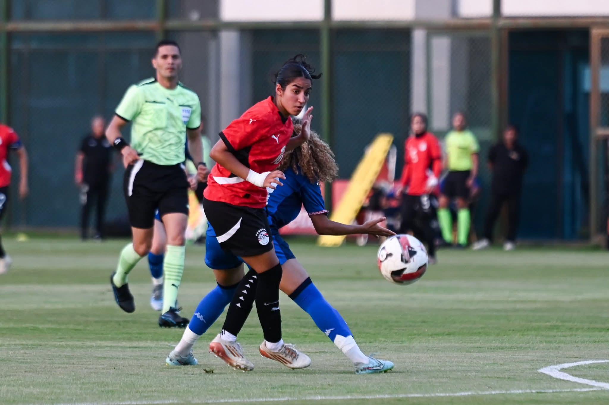 منتخب مصر للكرة النسائية يفوز على نظيره التونسي وديًا بركلات الترجيح بنتيجة 7-6،