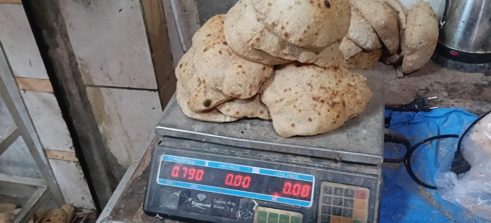 خلال 24 ساعة.. الغربية تحبط تهريب نصف طن دقيق مدعم وتضبط 700 رغيف خبز قبل بيعها بالسوق السوداء