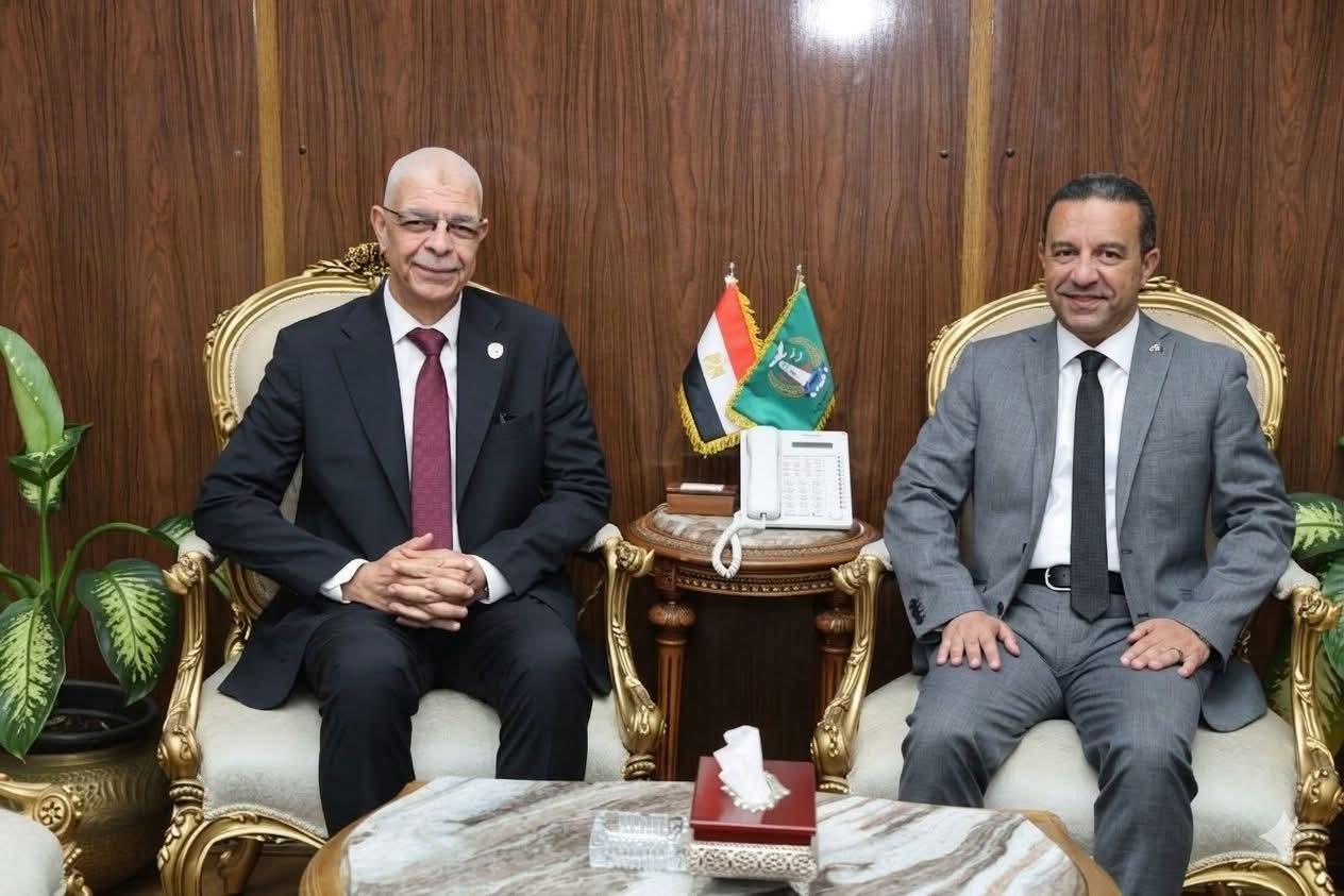 رئيس جامعة المنوفية يهنئ محافظ المنوفية وأبناء المحافظة بالعيد القومي الـ120 ويؤكد المنوفية تاريخ من العطاء ومسيرة متجددة نحو المستقبل