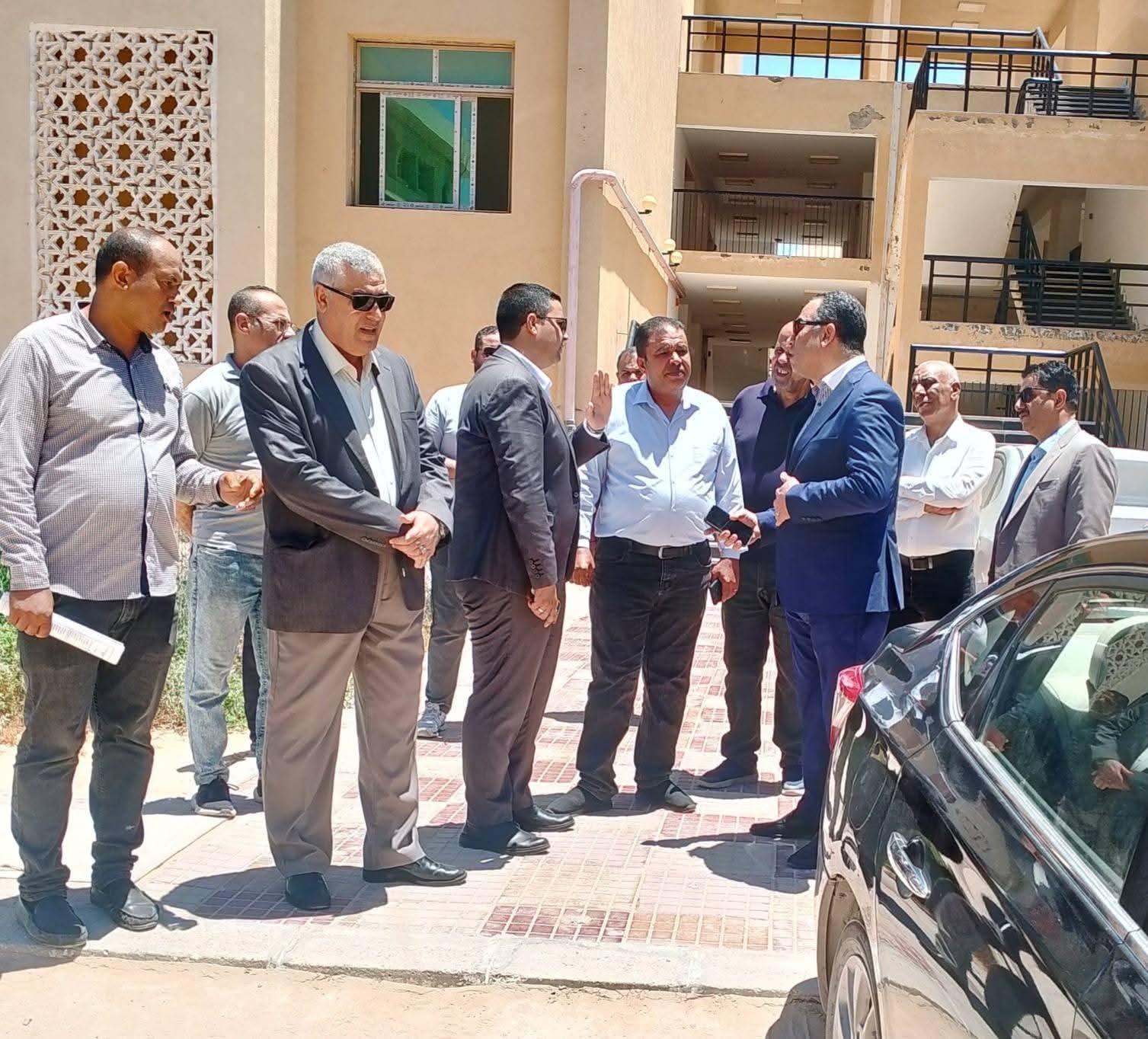 "رئيس جامعة العريش يتابع انتظام الامتحانات بمختلف كليات الجامعة ومعهد الدراسات البيئية"