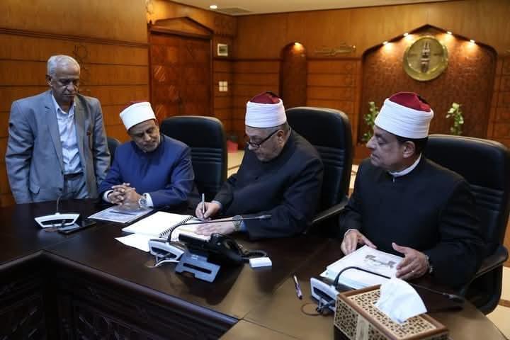 القافلة الدعوية لمجمع البحوث الإسلامية فى ضيافة محافظ الغربية ويؤكد: نشر الفكر الوسطى وتعزيز الوعى المجتمعى مسؤولية وطنية تتطلب تكاتف جميع المؤسسات