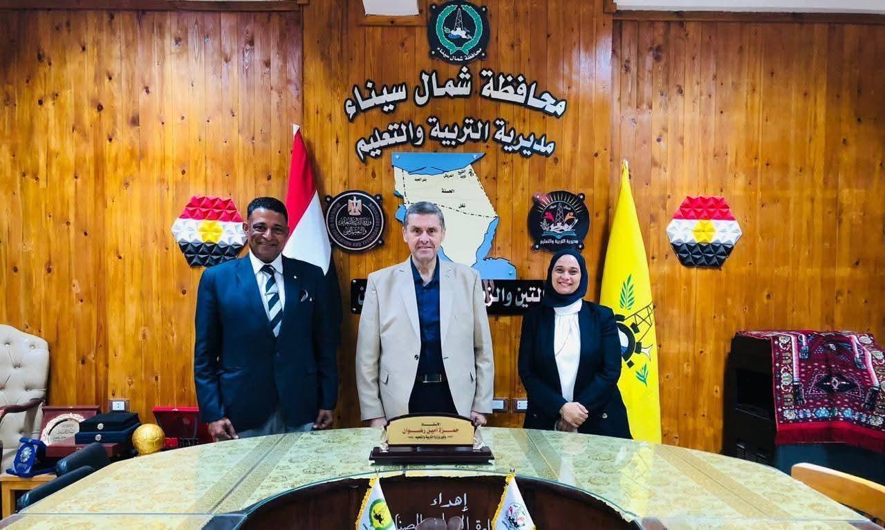 وكيل وزارة التربية والتعليم بشمال سيناء يستقبل وفداً من شركة البترول لبحث بروتوكول تعاون مشترك.