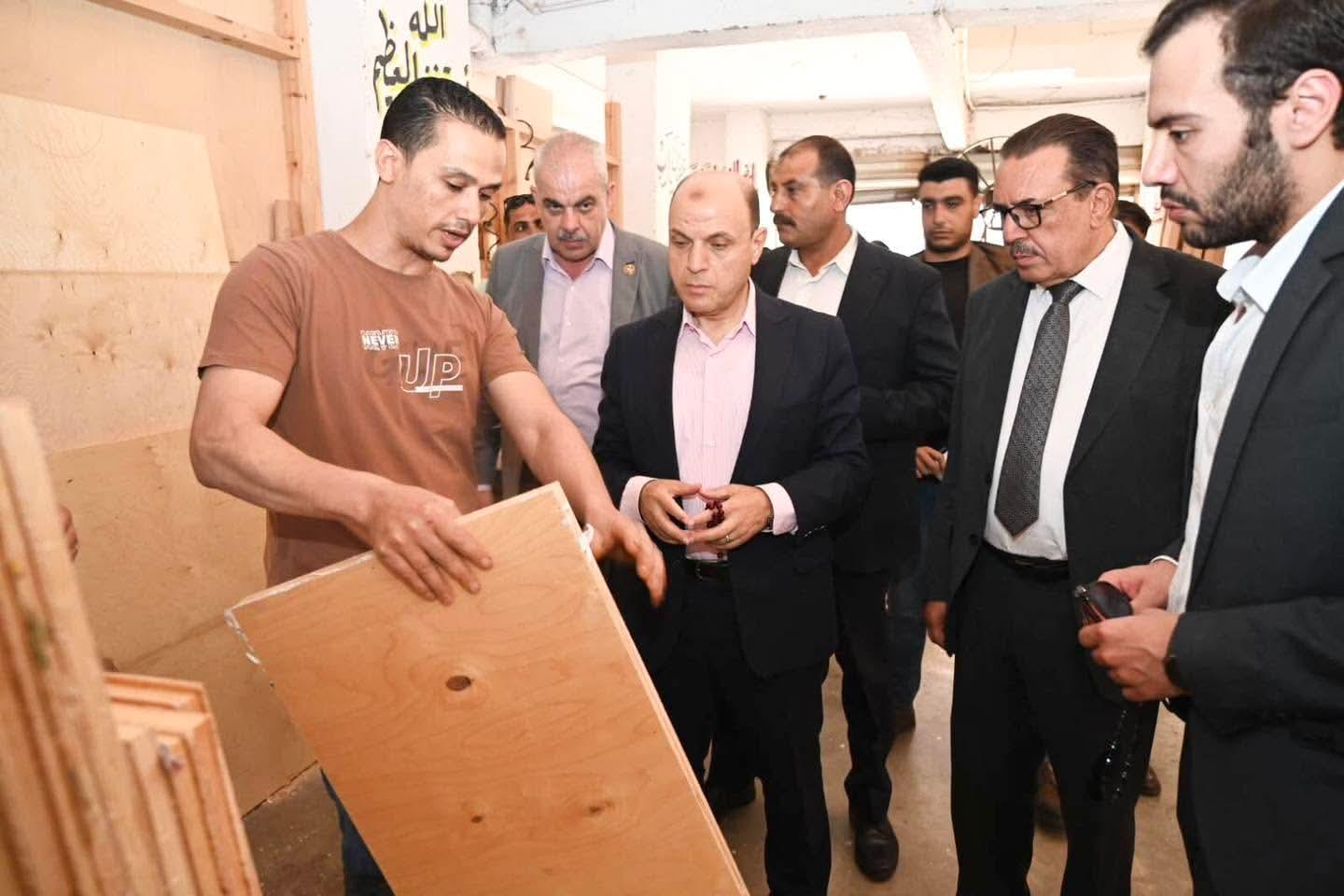 من قلب قلاع صناعة الأثاث والأخشاب بالسنطة محافظ الغربية ندعم كل الأيادى العاملة والإنتاجية لأنها مصدر الخير الحقيقى لمصر