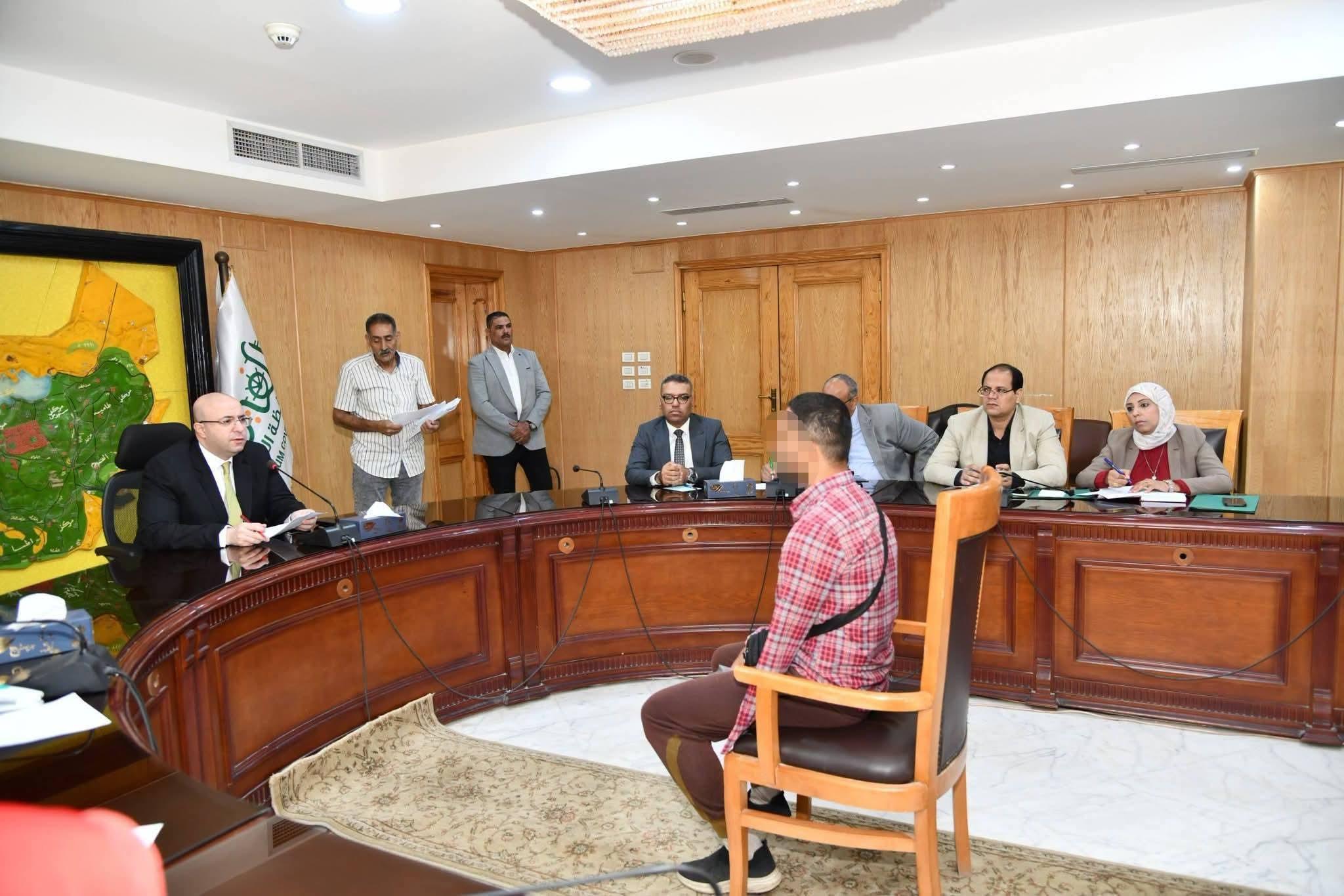 خلال اللقاء الدوري لخدمة المواطنين.. محافظ الفيوم يوجه بتوفير الرعاية الطبية والعلاج اللازم لطفلين يعانيان من الشلل التشنجي وتيبس المفاصل