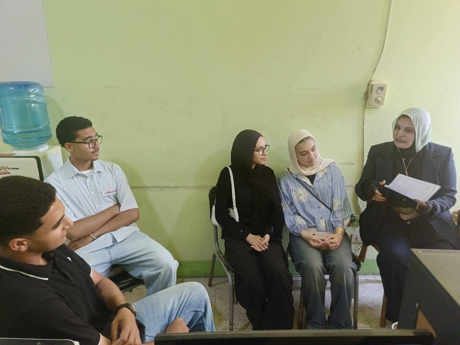 حنان المداح تترأس اجتماع غرفة عمليات امتحانات الثانوية العامة لاتحاد طلاب شمال سيناء