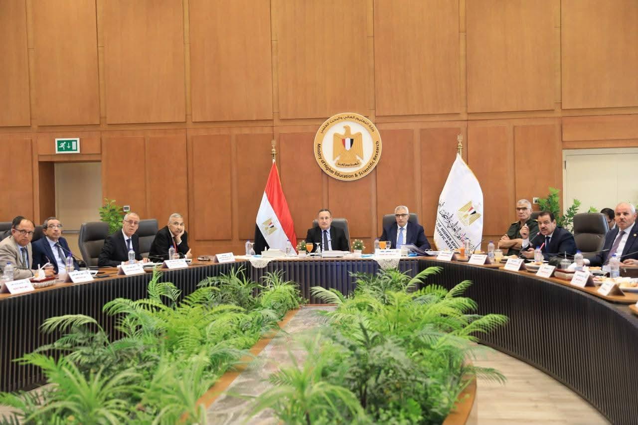 وزير التعليم العالي يترأس اجتماع المجلس الأعلى للجامعات بمقر الوزارة بالعاصمة الجديدة
