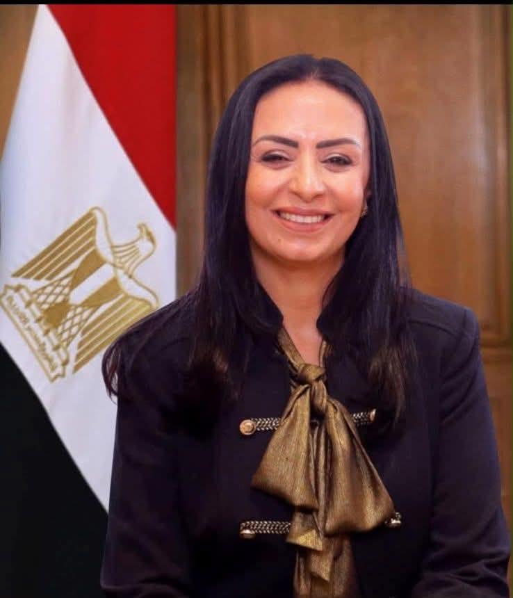 وزيرة التضامن الاجتماعي تتابع فعاليات معرض " ديارنا للحرف اليدوية والتراثية"بمارينا 4 الساحل الشمالي