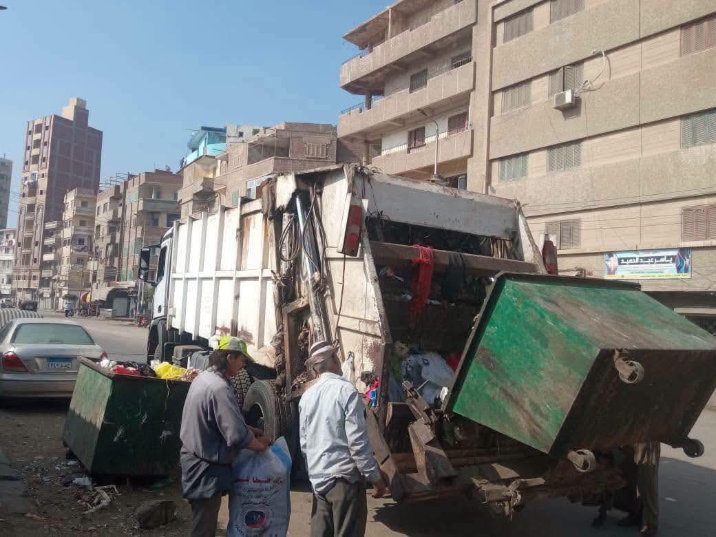 أكبر حملة ميدانية للقضاء على التراكمات التاريخية بالمحلة الكبرى رفع ٢٨٥ طنا من المخلفات خلال يوم واحد ومحافظ الغربية لا عودة للتراكمات التاريخية