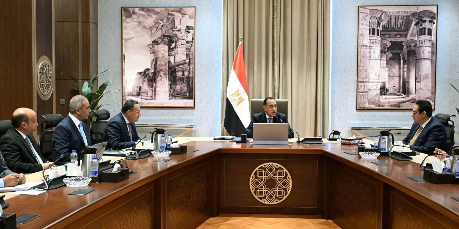 رئيس الوزراء يستعرض مخطط تطوير مستشفيات "قصر العيني"