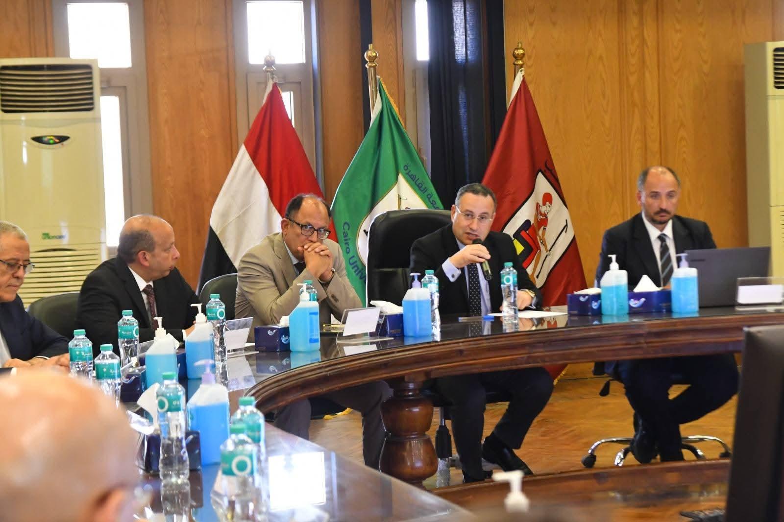 انعقاد المجلس الأعلى للمستشفيات الجامعية برحاب طب قصر العيني برئاسة وزير التعليم العالي والبحث العلمي الاستاذ الدكتور عبد العزيز قنصوه