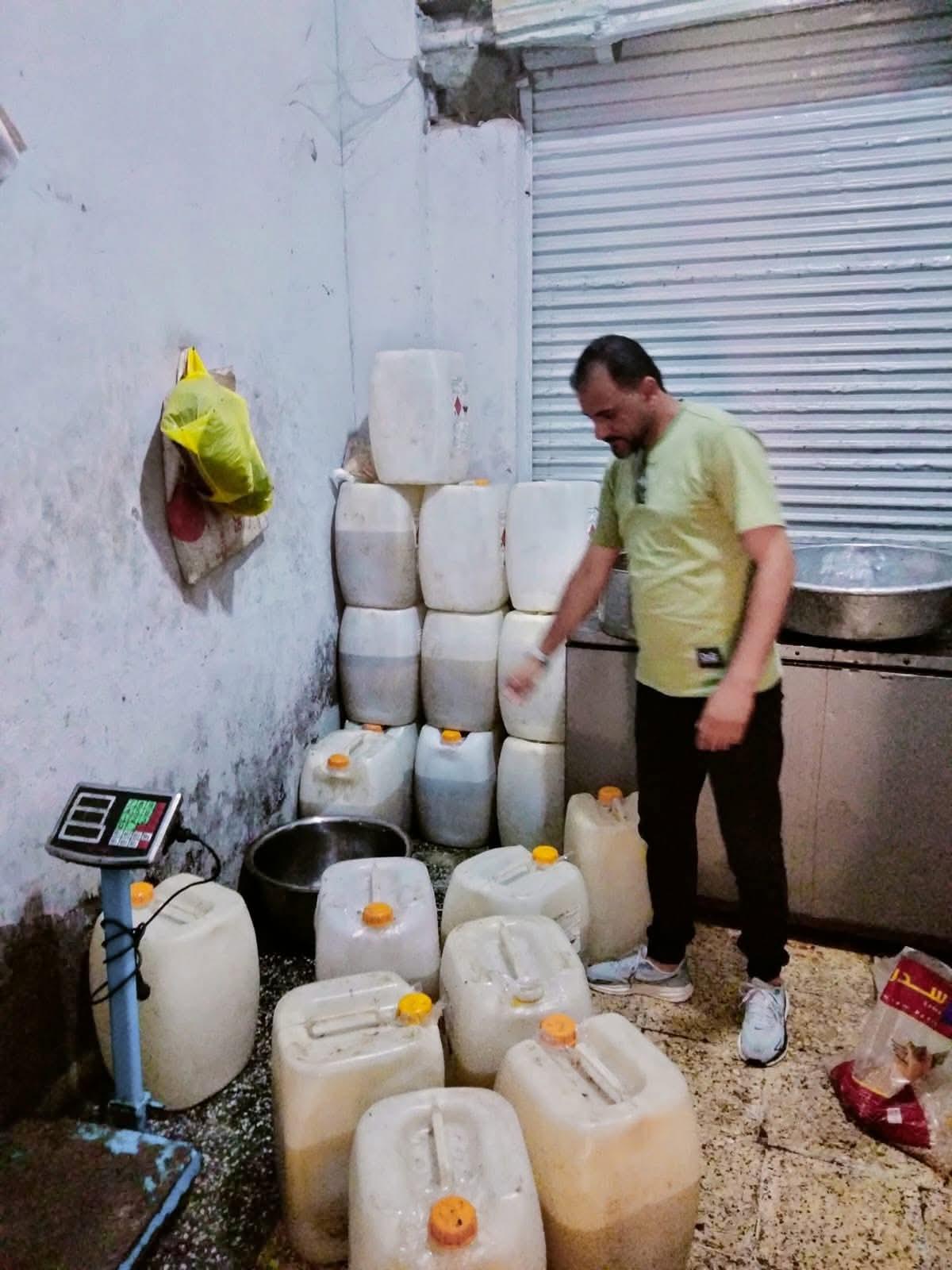 ضبط 240 كجم زيت طعام مجهول المصدر بمركز سيدي سالم بكفر الشيخ