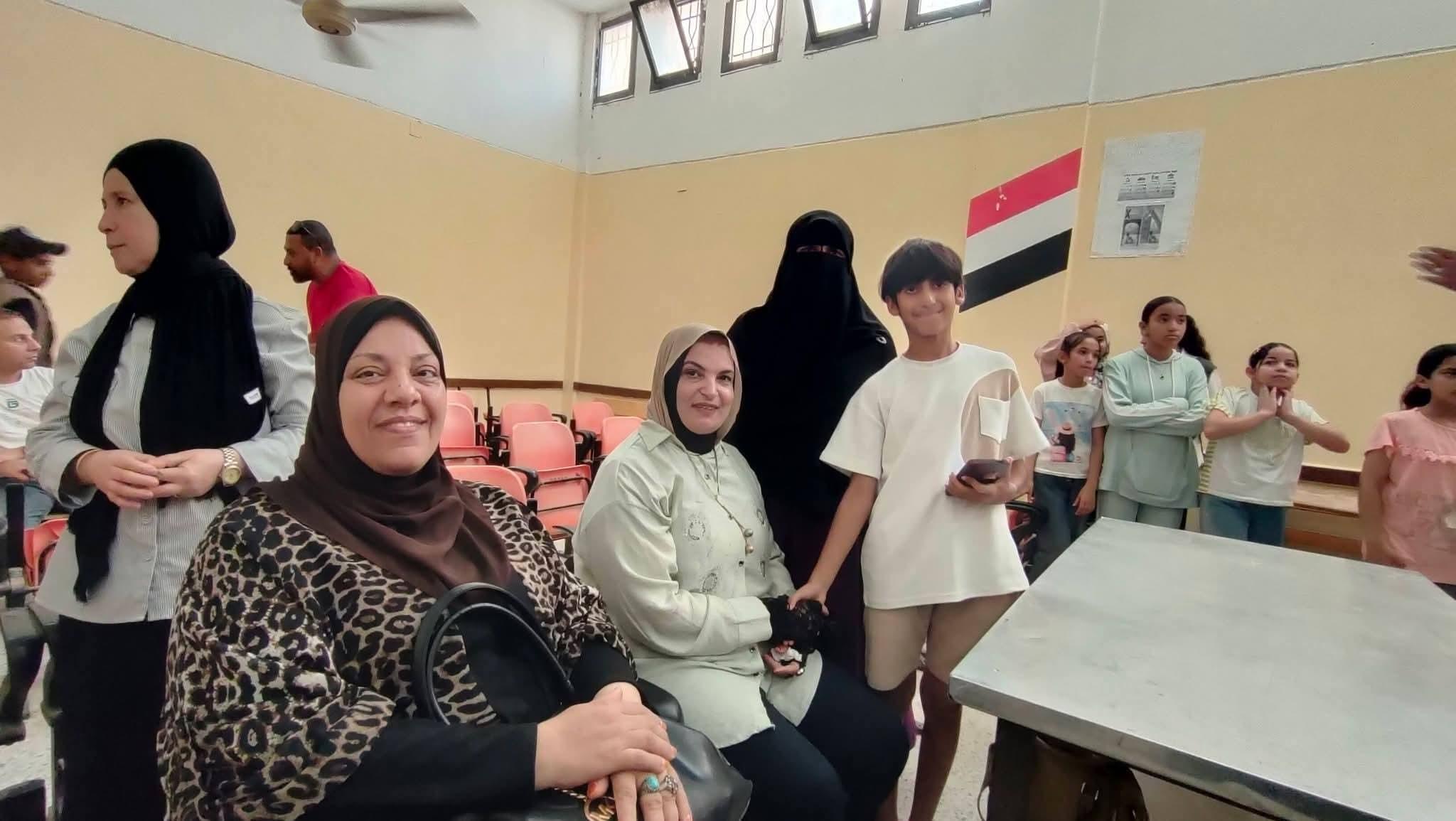 مدير عام الشؤون التنفيذية بتعليم شمال سيناء تجري زيارة تفقدية لمدرسة العبور للتعليم الأساسي