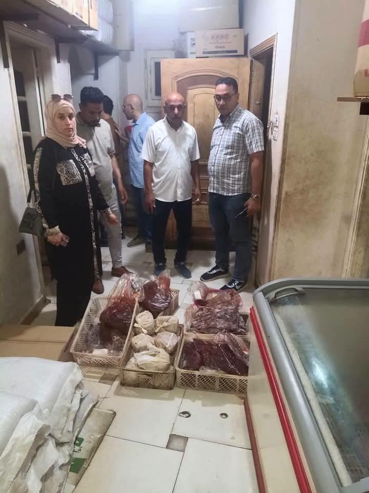فى حملة تفتيشية مكبرة بحى غرب شبين الكوم  ضبط 200 كيلو جرام كبده و شاورما دجاج غير صالحة للاستهلاك الآدمى
