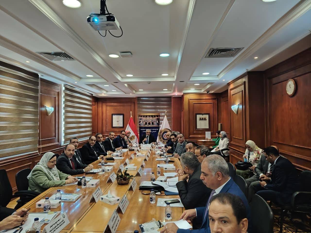 المجلس الأعلى لشئون الدراسات العليا والبحوث يعقد اجتماعه الدوري