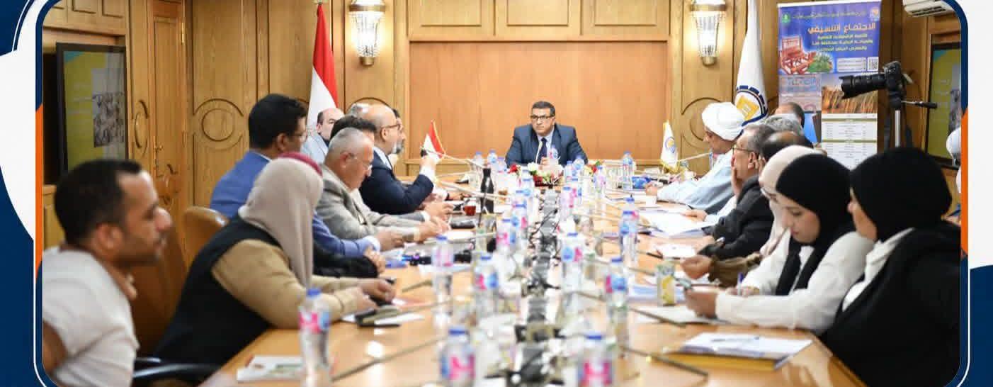 محافظ قنا يبحث تعزيز التنمية الاقتصادية الثقافية والسياحة الريفية ويطرح رؤية متكاملة لإحياء دندرة ودعم التكتلات الاقتصادية