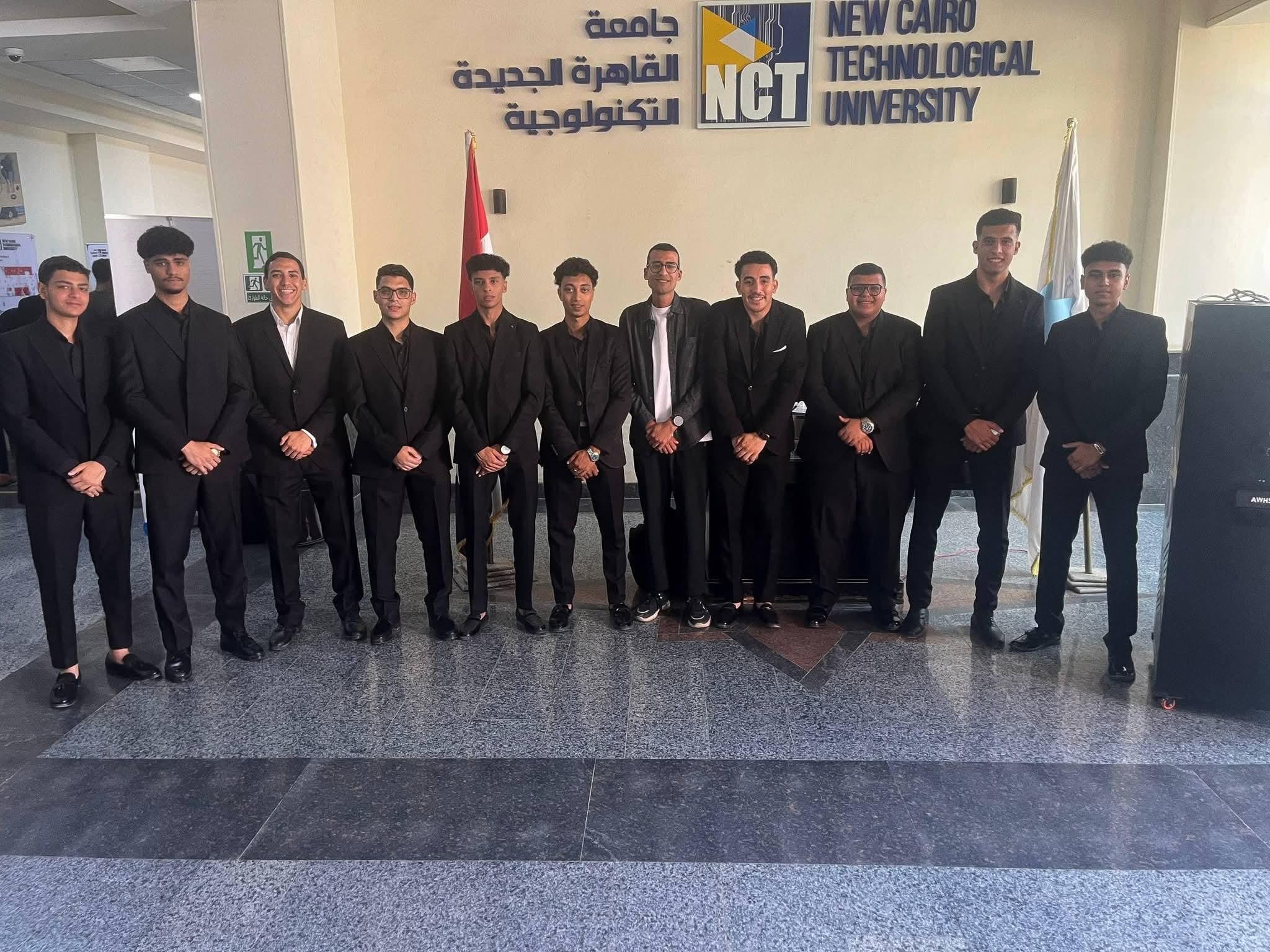 طلاب جامعة القاهرة الجديدة التكنولوجية يبتكرون جهاز ينتج مياه نقيه من رطوبة الهواء
