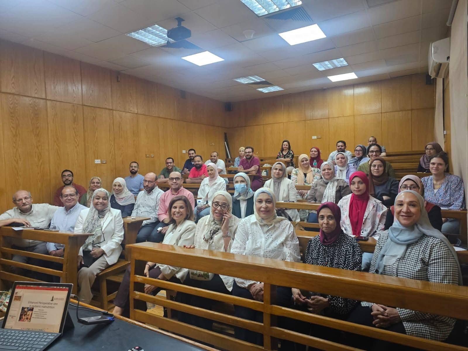 طب قصر العيني جامعه القاهره يناقش احدث مستجدات تخدير الأطفال.