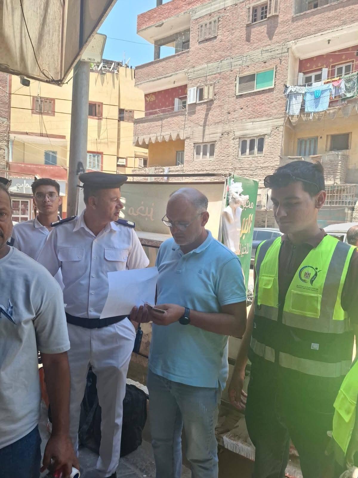 محافظ الإسماعيلية يتابع جهود فرع الهيئة القومية لسلامة الغذاء بالمحافظة وحملاته الرقابية على الأسواق