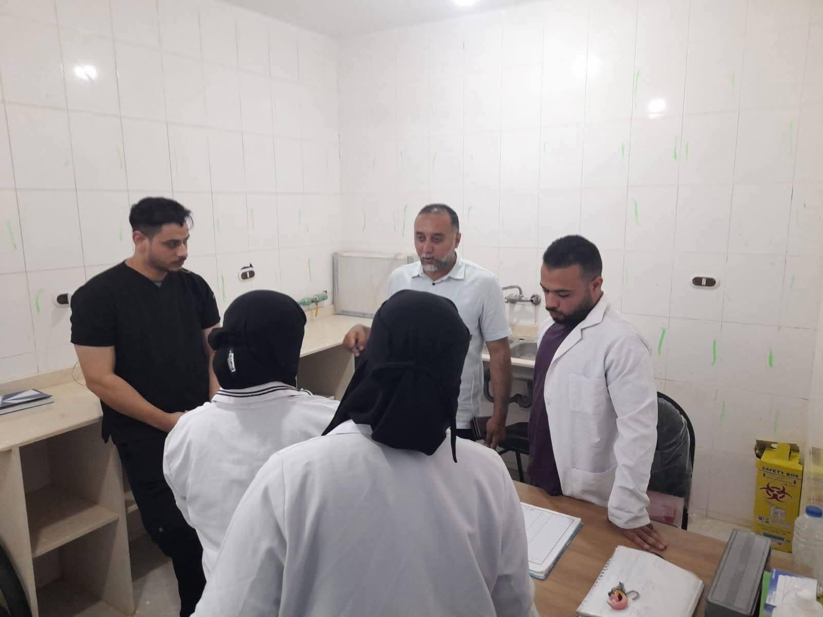 ضمن جولاته الميدانية صباح اليوم .. وكيل صحة شمال سيناء يفاجئ النقطة الطبية في حي الكرامة بالعريش