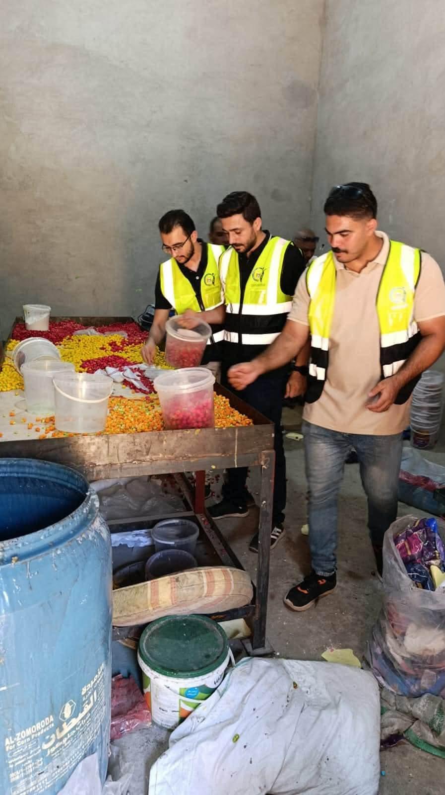 قبل طرحها بالأسواق.. محافظ الغربية يعلن ضبط 2 طن حلوى منتهية الصلاحية داخل مصنع غير مرخص
