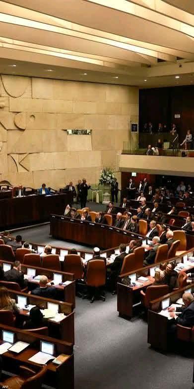 حلّ البرلمان الإسرائيلي الكنيست نفسه في وقت مبكر تمهيدا لانتخابات مبكرة