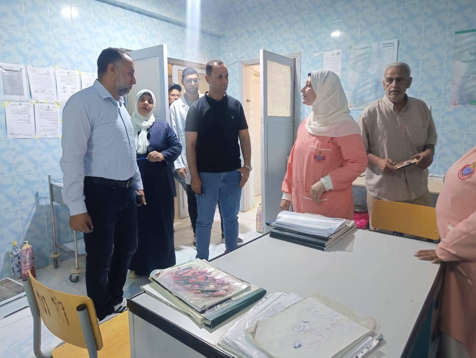 بمرافقة رئيس مدينة نخل "وكيل وزارة الصحة بشمال سيناء" يتابع ميدانياً جودة الخدمات الصحية بـ وحدة وإدارة "نخل" في وسط سيناء