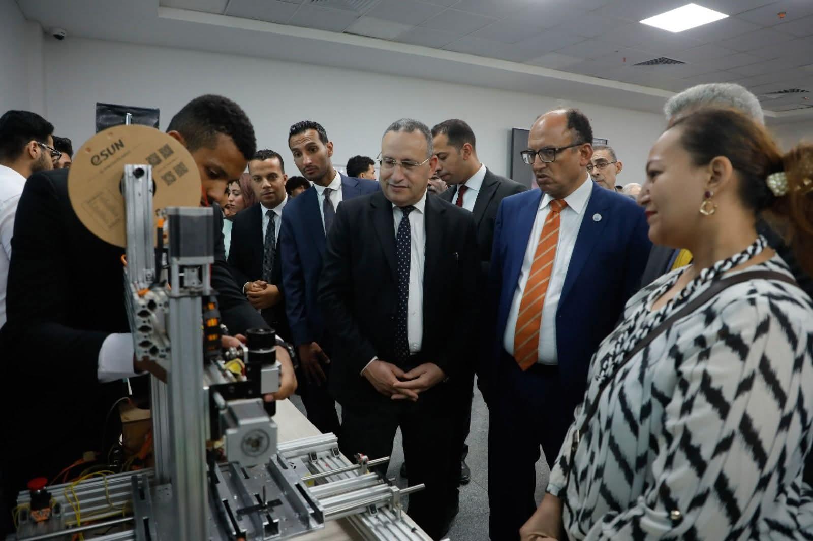 جامعة حلوان التكنولوجية الدولية تواصل مسيرة الإنجاز تحت إشراف جامعة العاصمة.. توسع في البرامج والمعامل وشراكات نوعية تدعم الابتكار