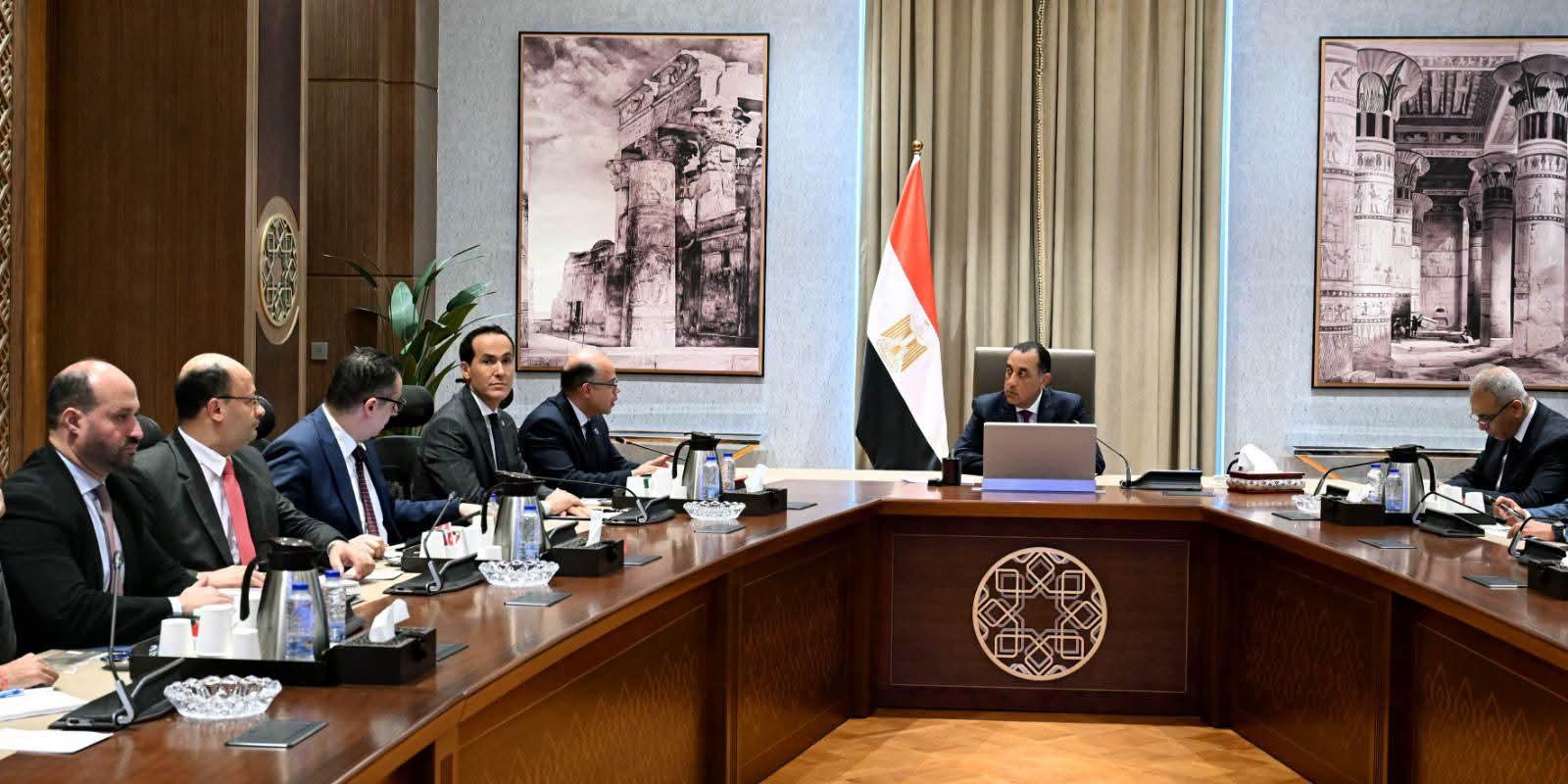 رئيس الوزراء يتابع عدداً من ملفات عمل وزارة الاستثمار والتجارة الخارجية