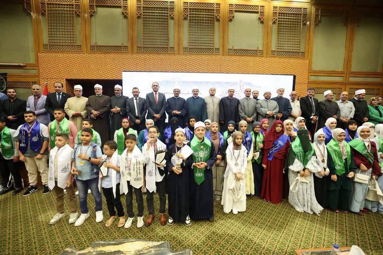 منطقة الفيوم الأزهرية تحصد المركز الأول على مستوى الجمهورية في الموسم الثاني من مسابقة “رواد العربية (سيبويه)