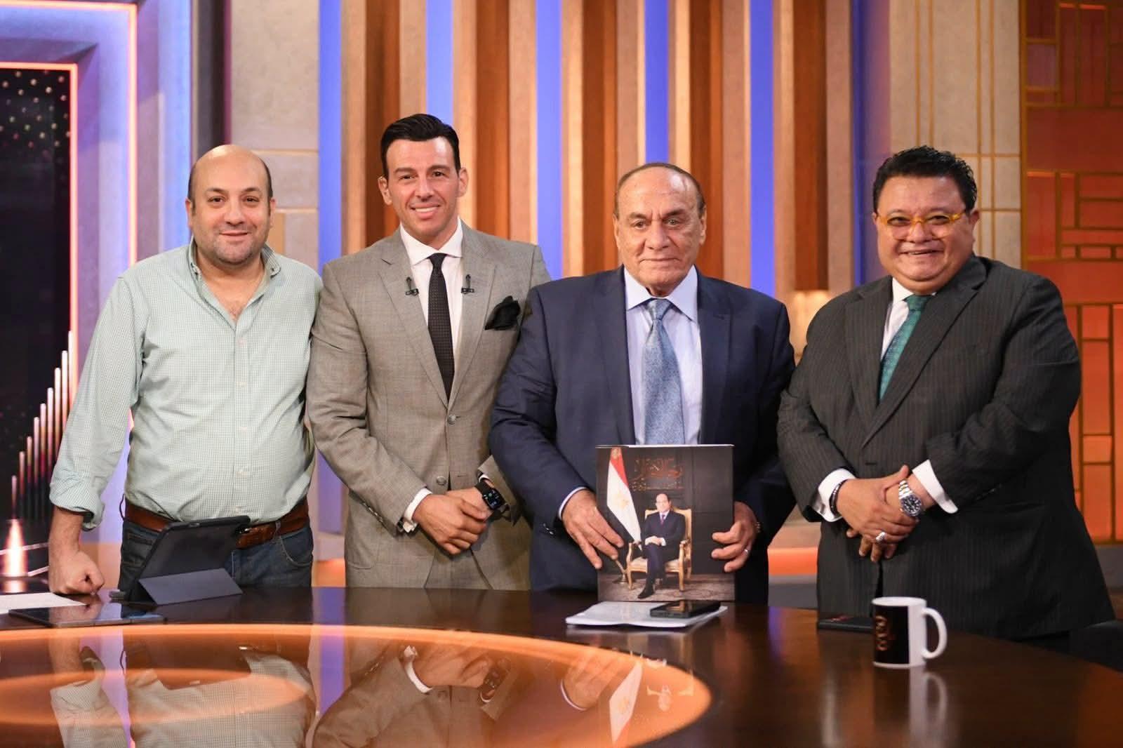 بعد مناقشة كتاب رجل الأقدار رواد وسائل التواصل يشيدون بحوار سمير فرج وخالد جلال فى برنامج من ماسبيرو