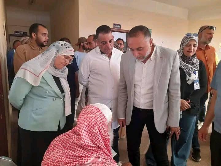 من المتابعة الي التطوير "وكيل صحة سيناء" يواصل جولاته التفقدية الصباحية بمستشفى العريش العام لضمان استدامة التطوير والتحسين المستمر للأداء
