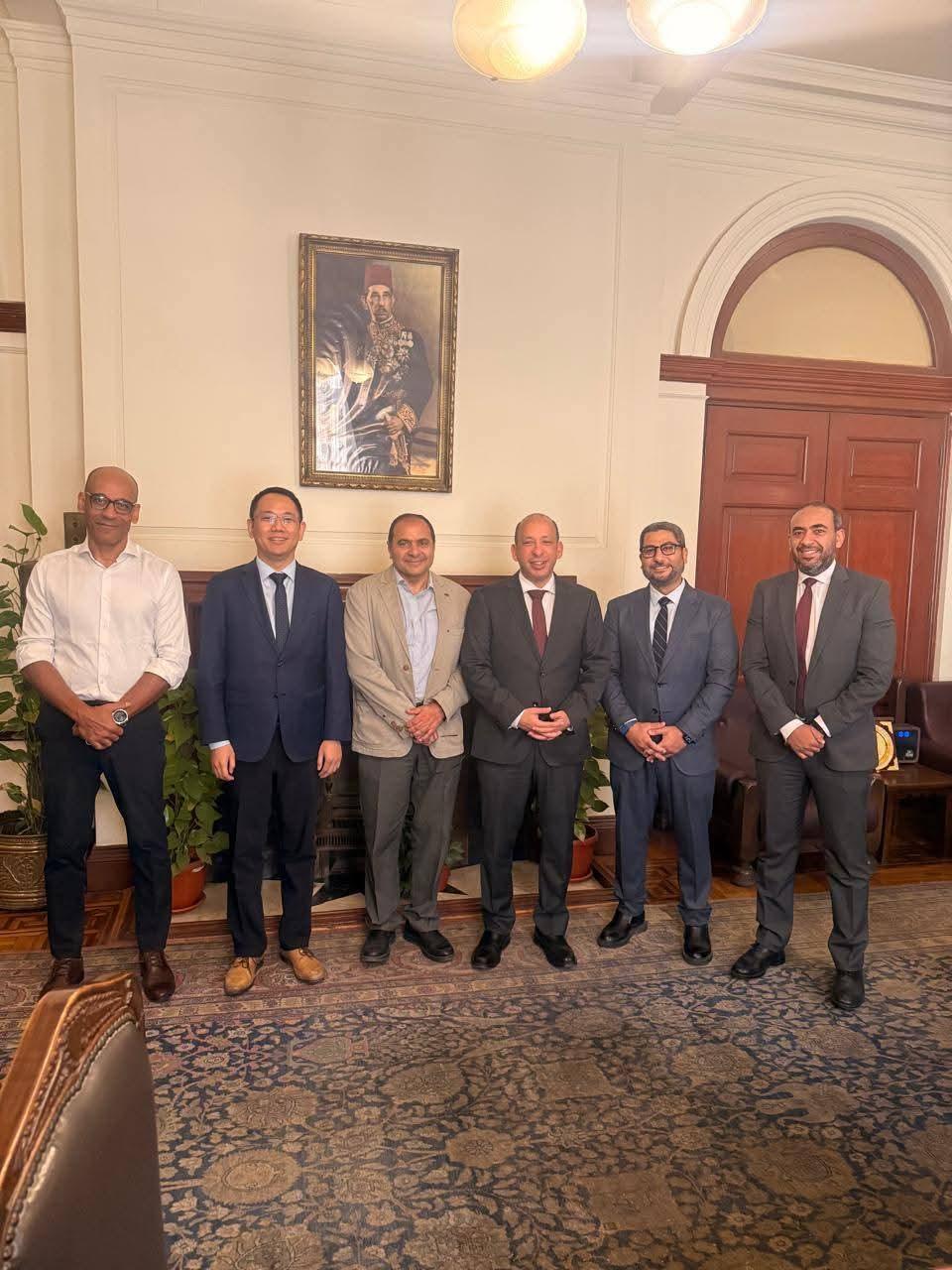 وفد “مايندراي” العالمية يزور قصر العيني لبحث آفاق الشراكة الاستراتيجية ضمن فعاليات المئوية الثانية للكلية