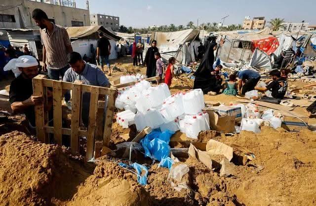 نشرت أخبار 48ساعةإسرائيل تصعد ميدانيا بسلسلة غارات في أنحاء القطاع
