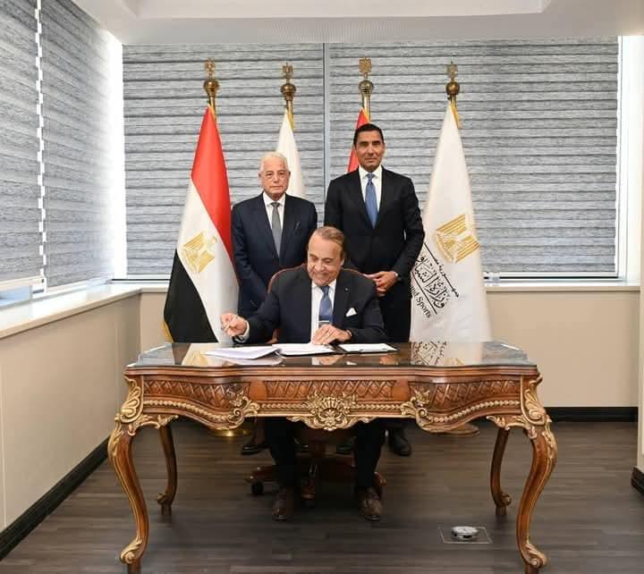 وزير الشباب والرياضة يشهد توقيع عقد استضافة مصر لبطولة كأس العالم للدارتس 2027