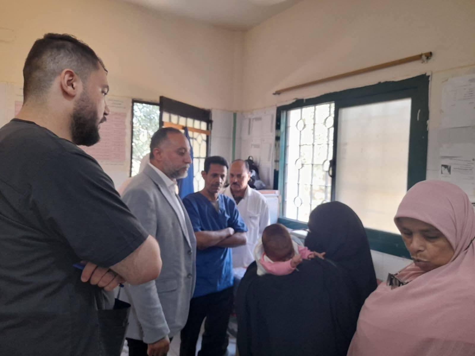 مشددا على تلبيه احتياجات المرضى "وكيل صحة سيناء" يتفقد مركز الأمومة والطفولة بالشيخ زويد لتحقيق رضا المنتفعين