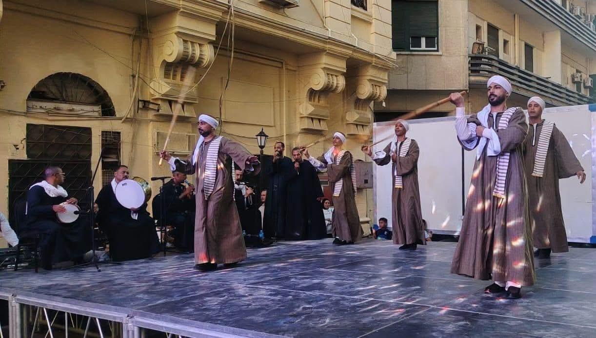 تراث الصعيد وبحري يزين شارع الفن بالإسكندرية