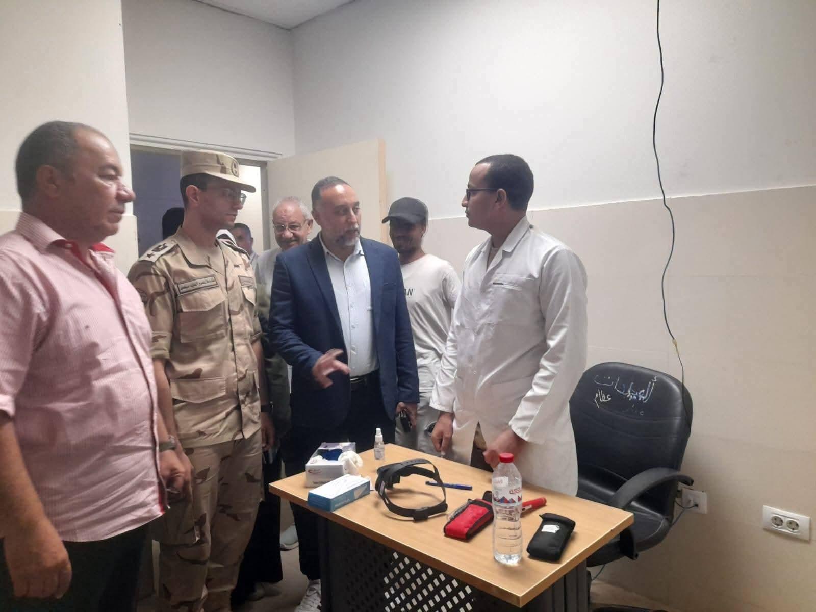 وكيل «صحة شمال سيناء» يتابع خدمات مستشفى نخل المركزي وفاعليات القافلة الطبية للقوات المسلحة