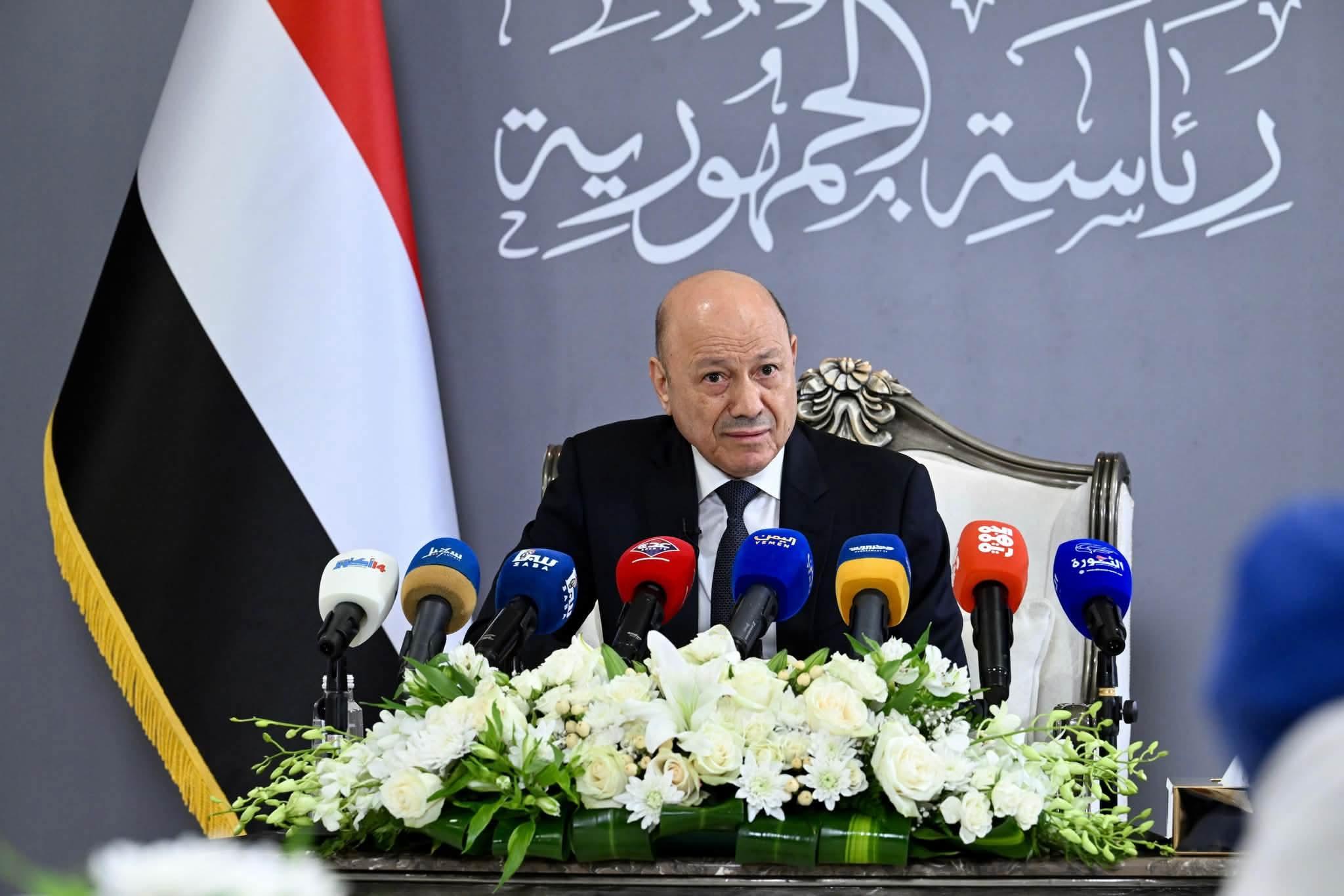 رئيس مجلس القيادة في رسالة أخيرة للمليشيات: الفرصة ما تزال متاحة لإلقاء السلاح والانخراط في بناء وطن يتسع للجميع