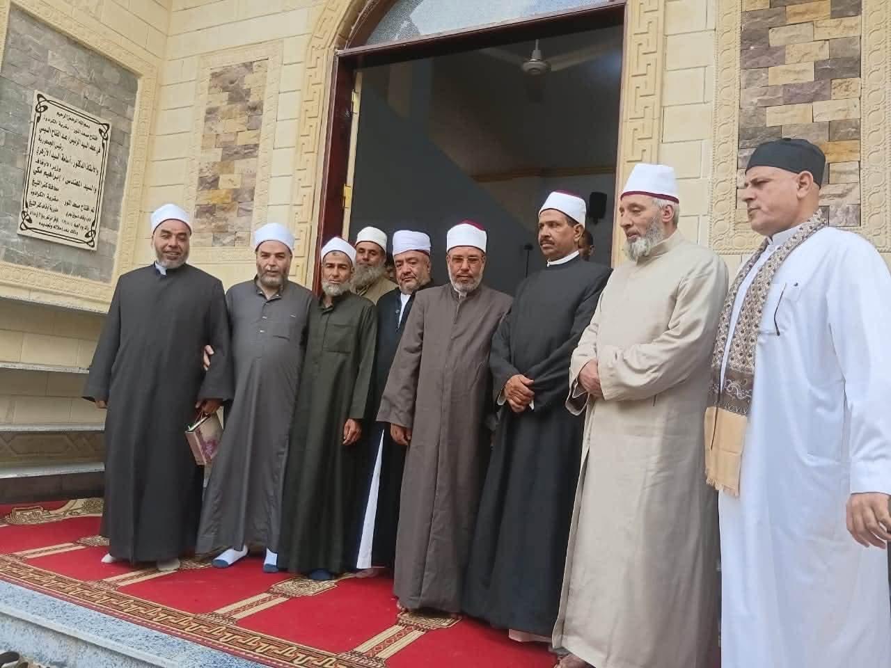 تحت شعار خدمة بيوت الله شرف وكلنا فى خدمة بيوت الله محافظ كفرالشيخ يفتتح مسجدين بمراكز المحافظة