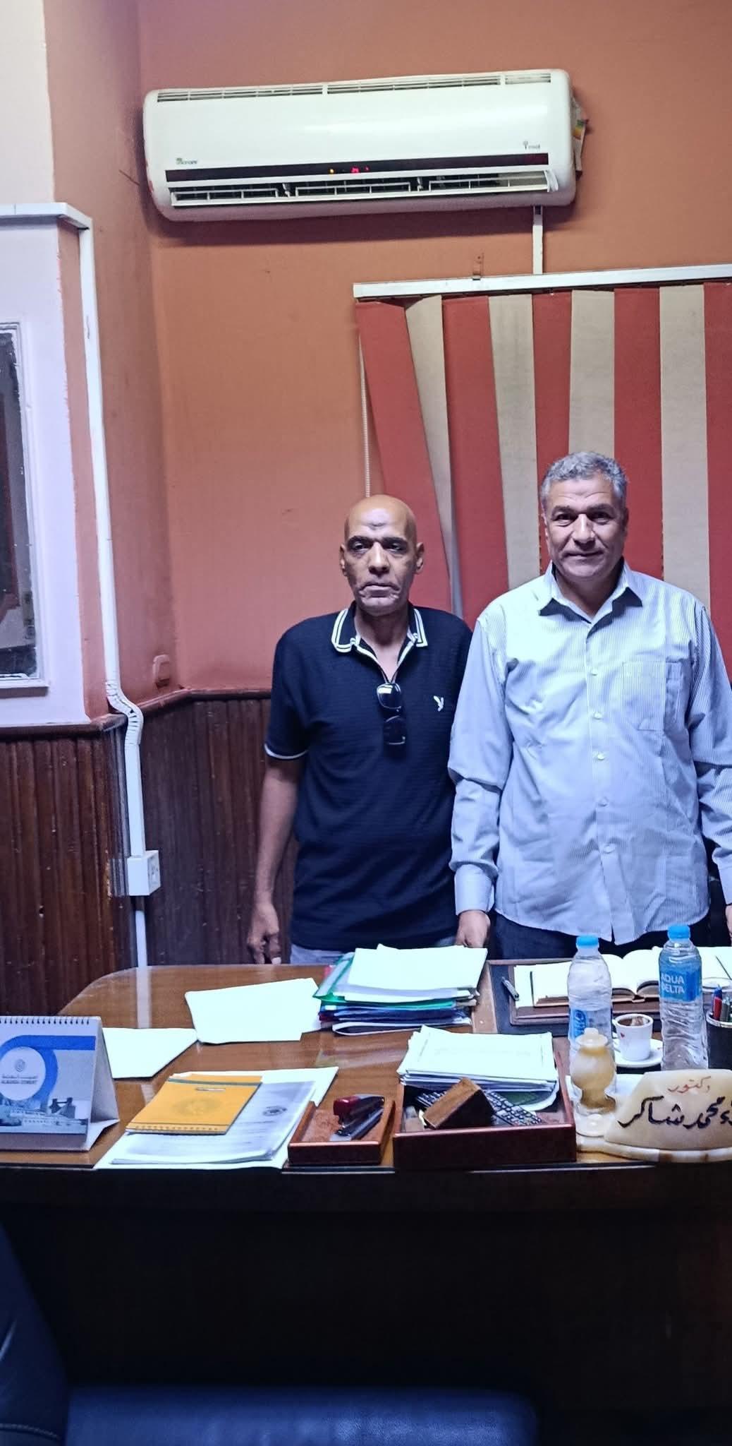 سعدت جدا بلقائي اليوم بالشخصيه السياسيه القياديه الحكيمه الدكتور علاء شاكر رئيس مجلس مدينه قوص