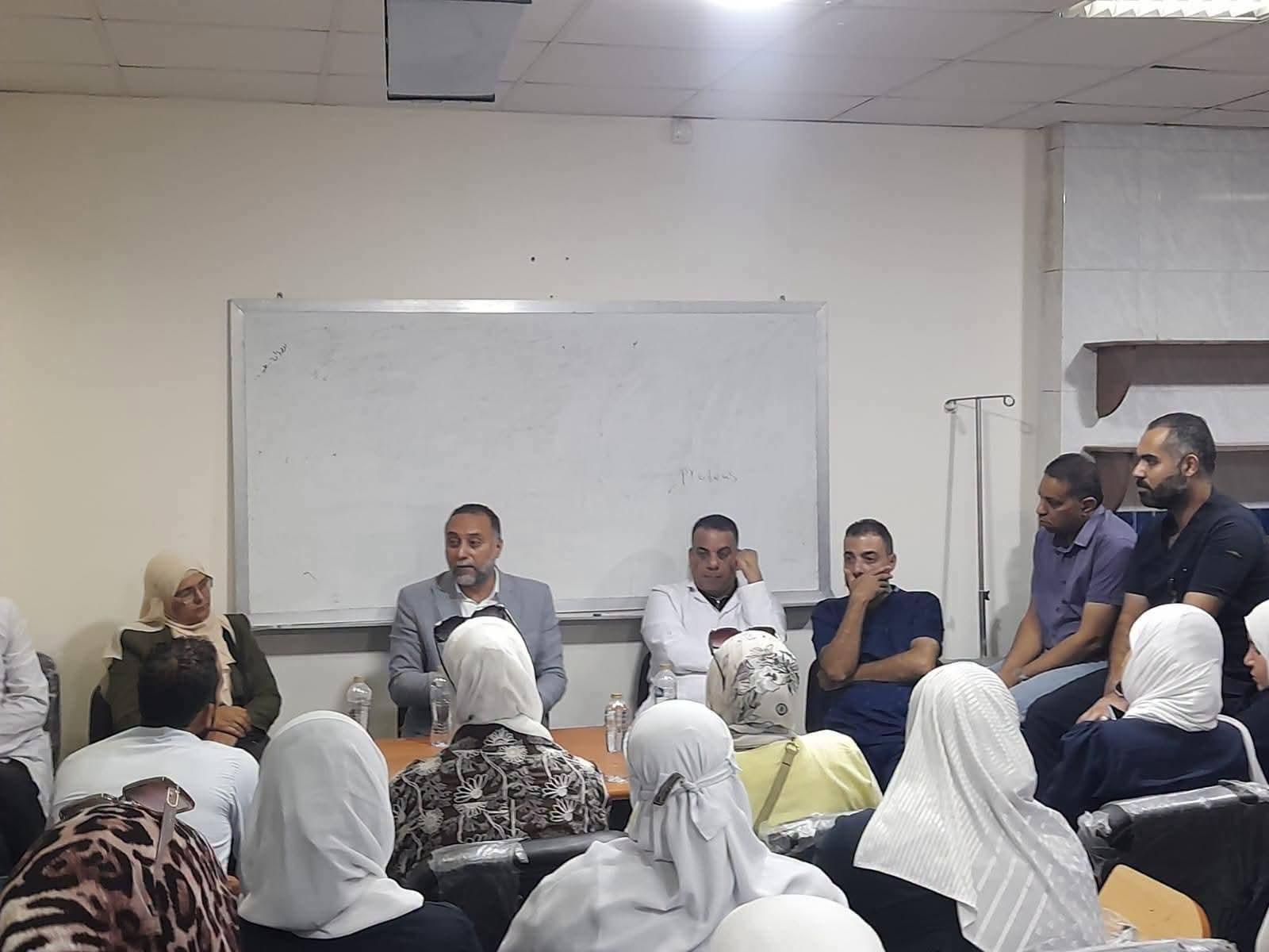 وكيل صحة شمال سيناء يواصل جولاته التفقدية الموسعة بمستشفى العريش العام.. ويجتمع بالهيئة الطبية وإشراف التمريض لتوحيد آليات العمل ورفع كفاءة الخدمات