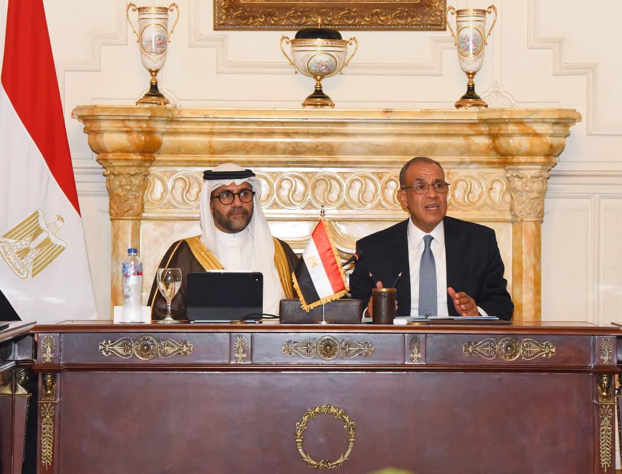 وزير الخارجية يعقد جلسة موسعة مع ممثلي القطاع الخاص بحضور رئيس مجلس إدارة المصرف العربي للتنمية الاقتصادية في أفريقيا
