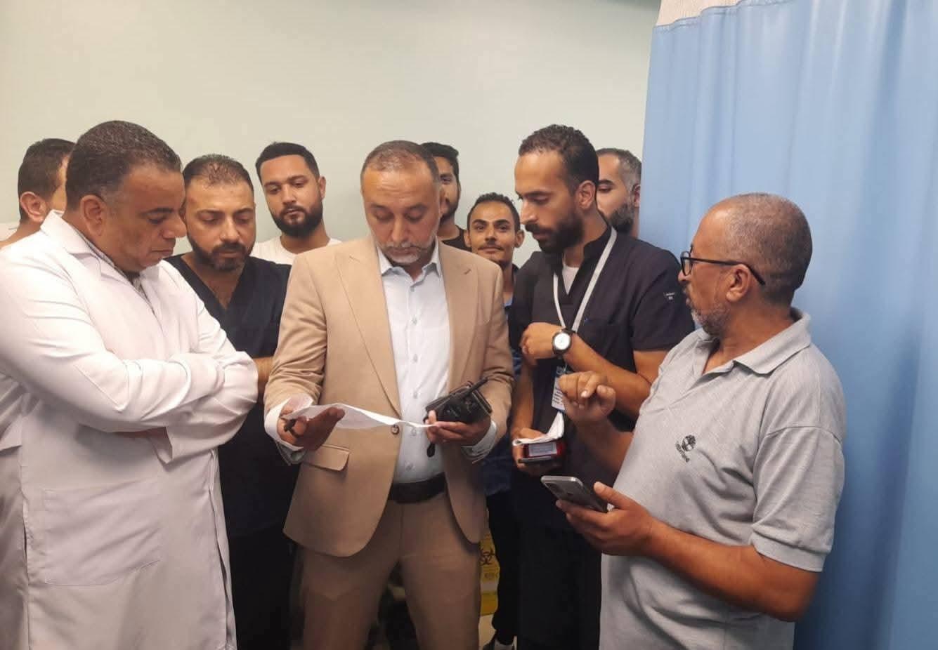 "وكيل صحة سيناء" يفاجئ مستشفى العريش العام في جولة مرور صباحية لمتابعة انتظام وجودة الخدمات الطبية المقدمة للمواطنين