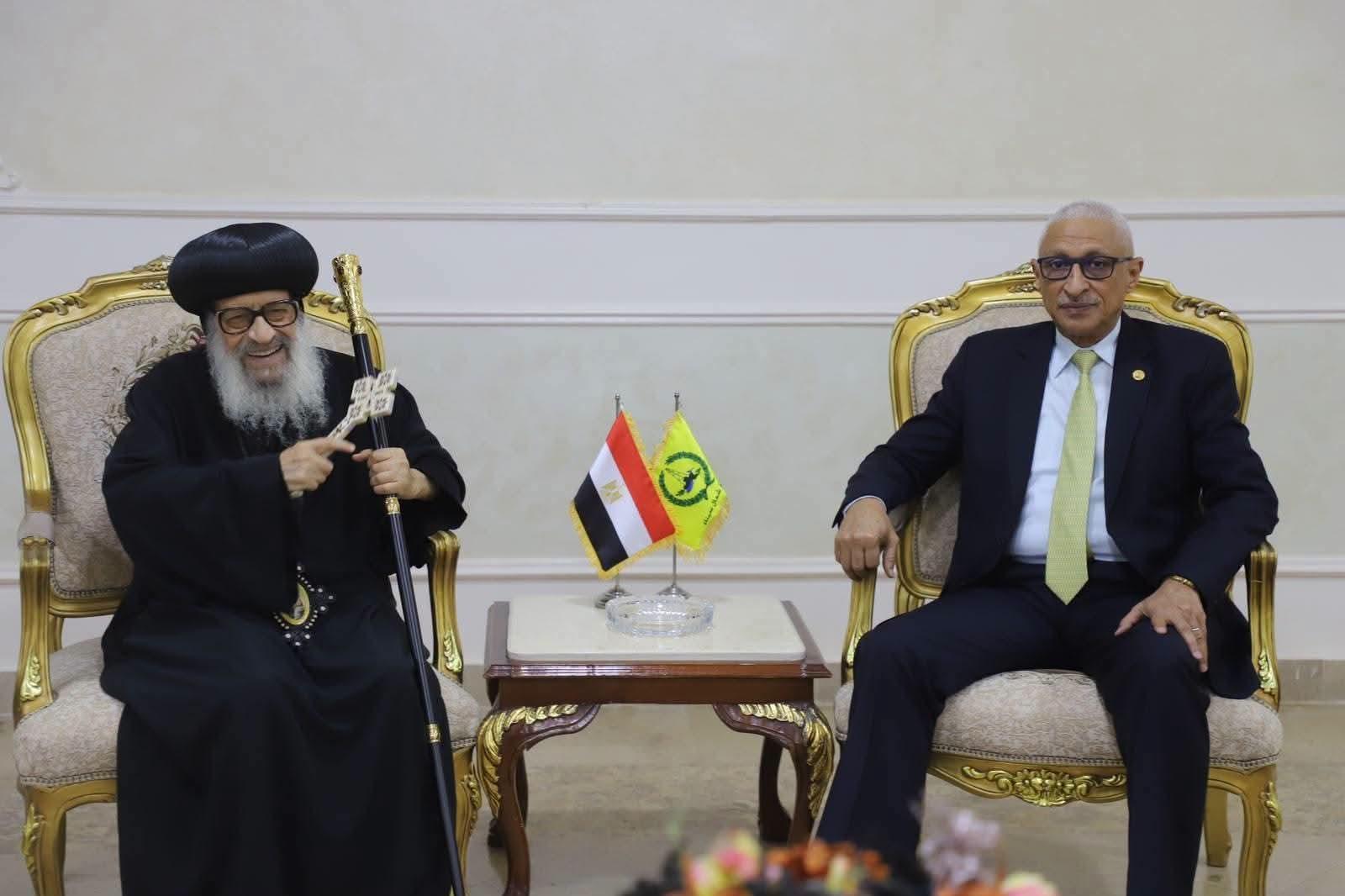 محافظ شمال سيناء يستقبل الأنبا قزمان أسقف سيناء الشمالية للتهنئة بالمولد النبوي الشريف